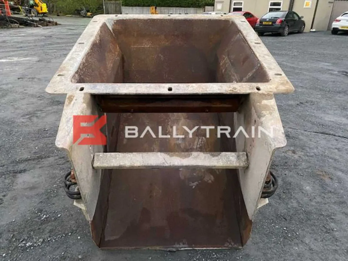 Skako FCE100 Vibrating Feeder - Image 3