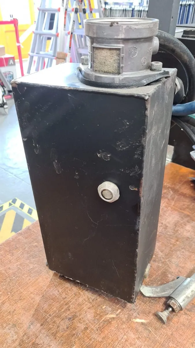 Hycon breaker hydraulic pump and tank €160 - Image 4