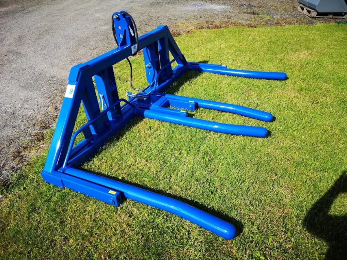 Dowd Engineering Bale Lifters - Image 1