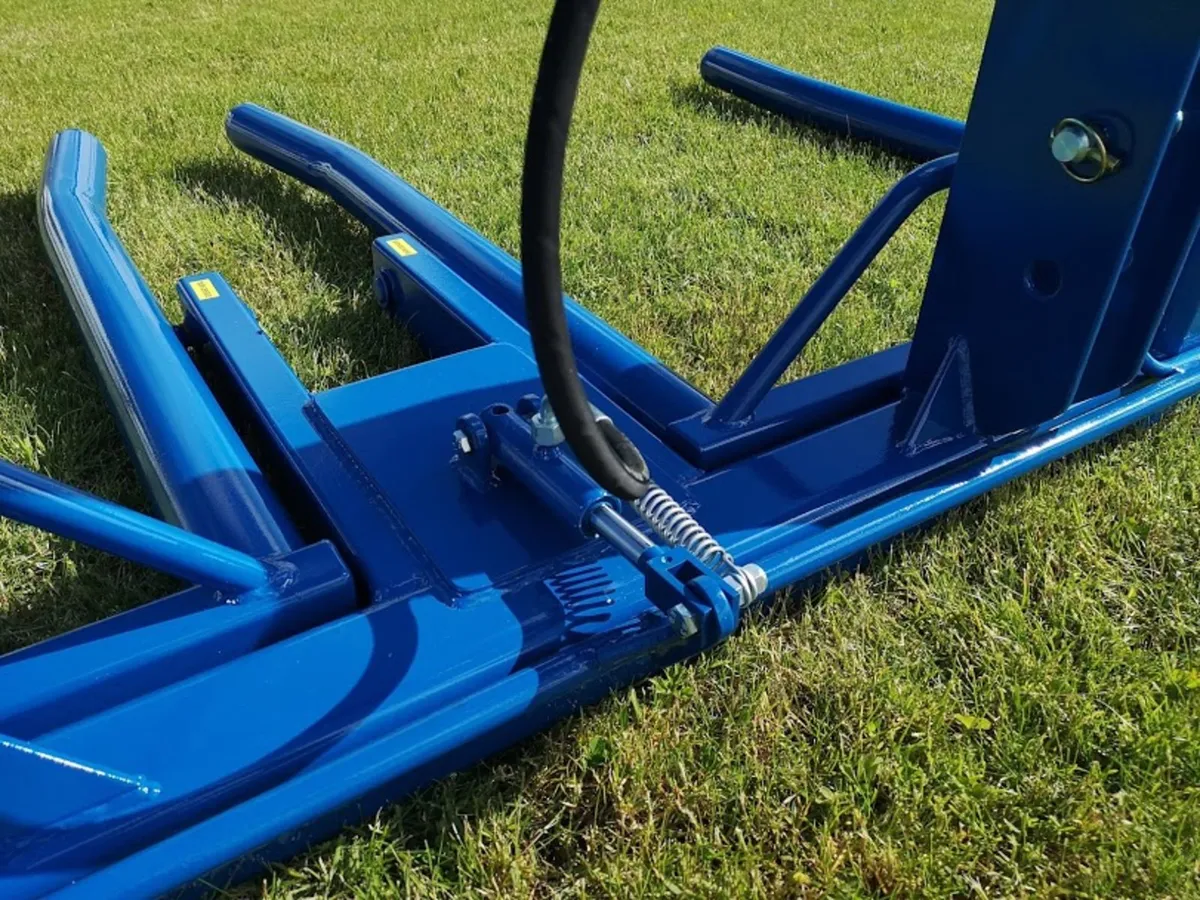 Dowd Engineering Bale Lifters - Image 3