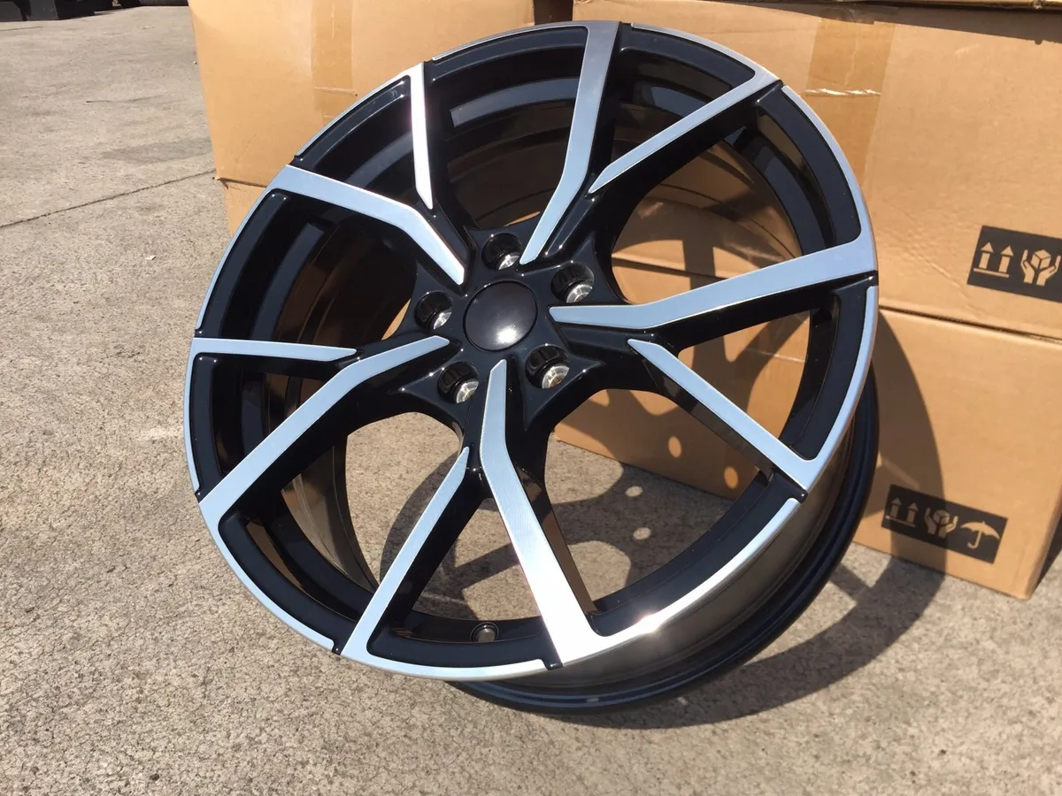 Golf new R Line estoril alloys - Image 1