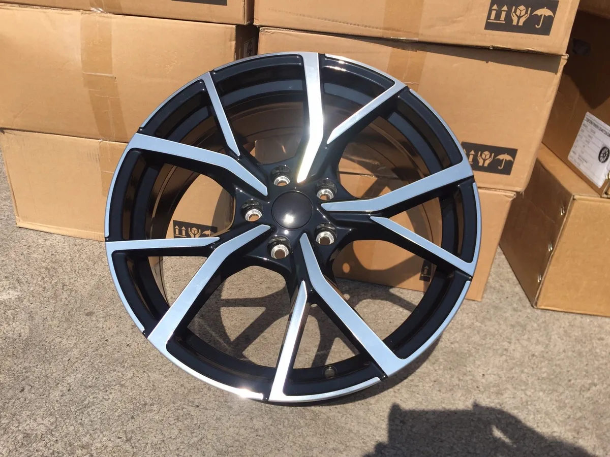 Golf new R Line estoril alloys - Image 2