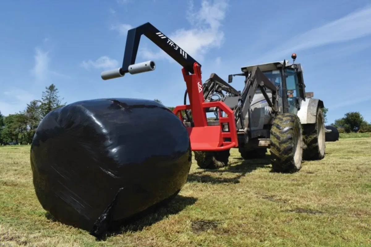 New JM Agri TR3 Bale Handler c/w Euro Hooks - Image 2