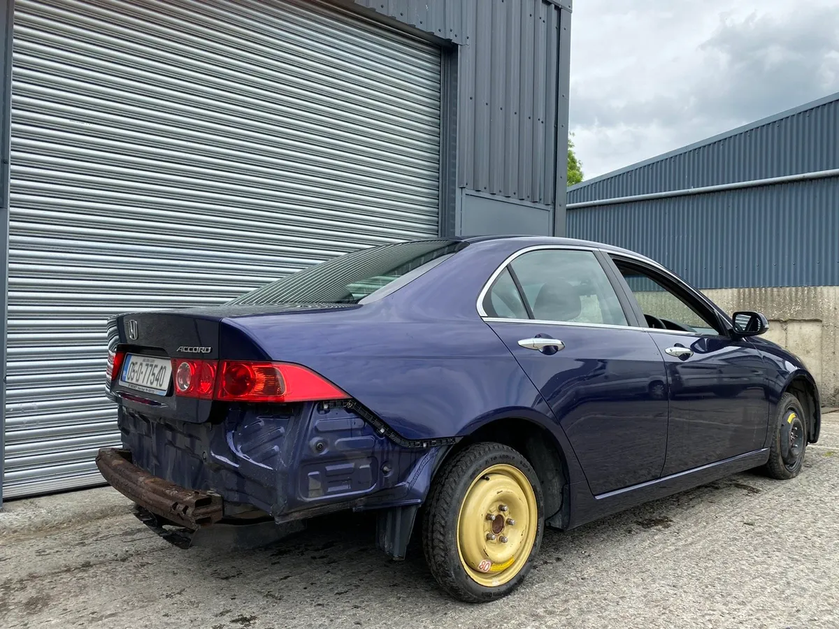 2005 Honda Accord 2.0 vtec "breaking " - Image 1