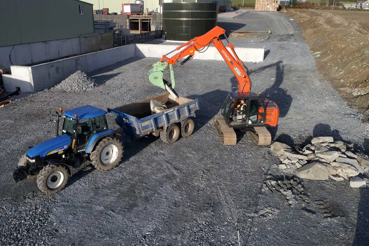 Excavator Attachments - Image 1