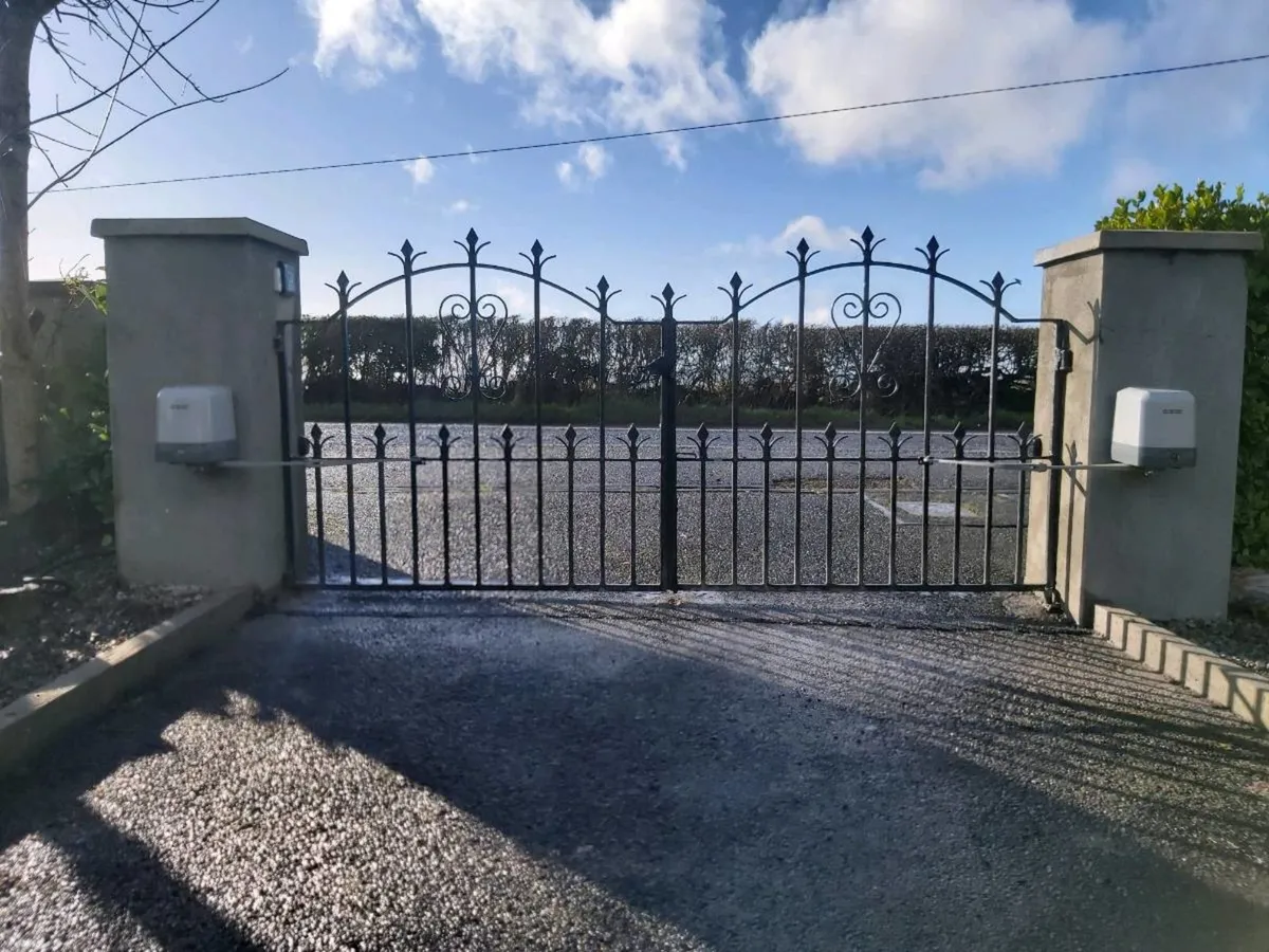 Gibidi & Life  Ireland Gate Motors - Image 4