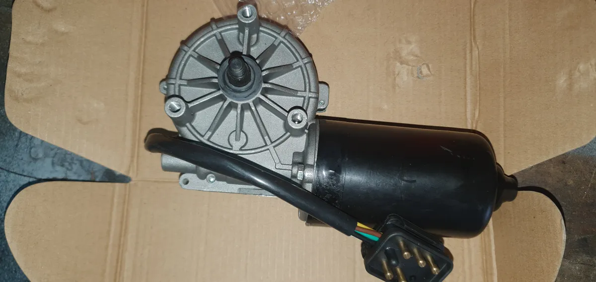 MERCEDES 190 WIPER MOTORS - Image 2