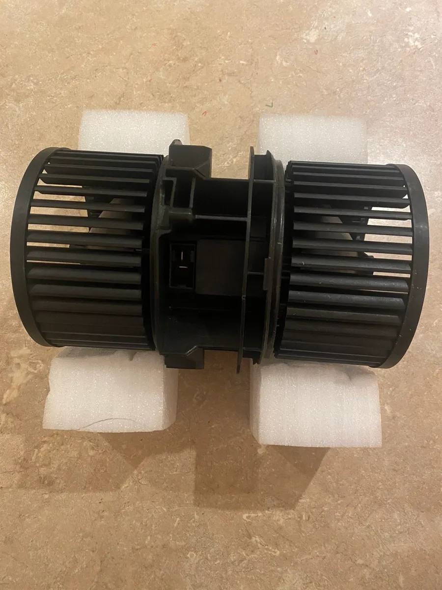 Blower Motor Heater Blower Fan for Renault Fluence - Image 1