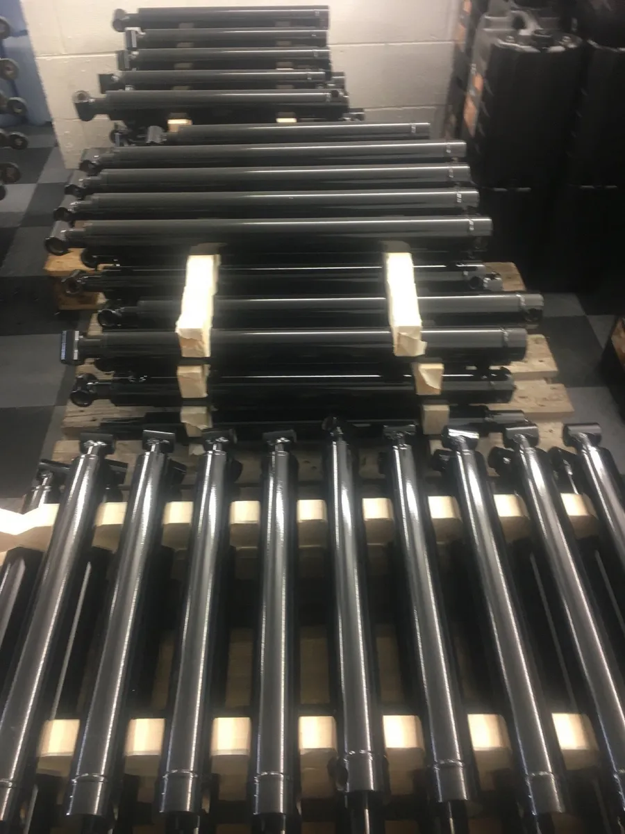 Hydraulic cylinders / Rams /Tipping Rams - Image 3