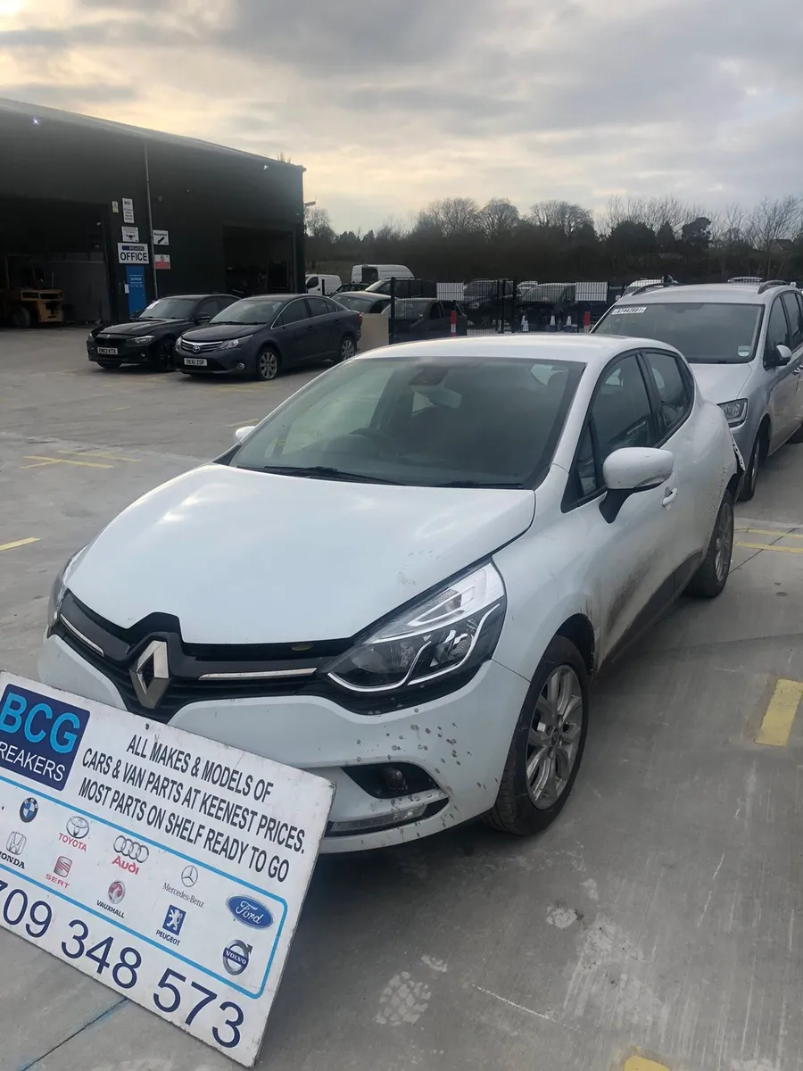 2018 clio parts breaking - Image 1