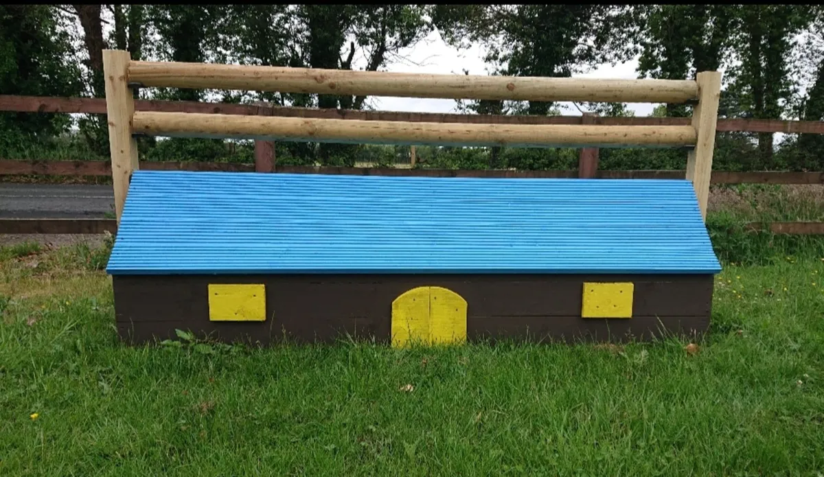 Range Of X Country Fences - Image 1