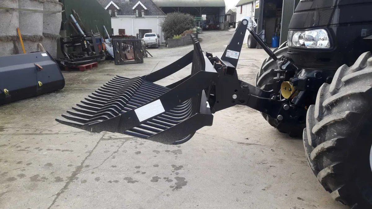 Quicke adapter plate to pick up euro implements - Image 2