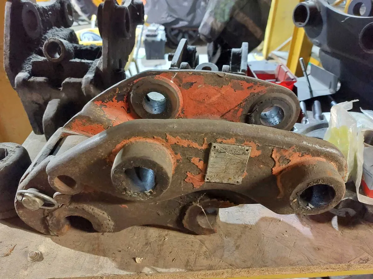 Tb125 spring loaded Miller hitch