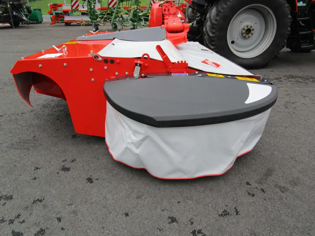 NEW Kuhn FC3115 D Mounted Mower Conditioner - Image 3