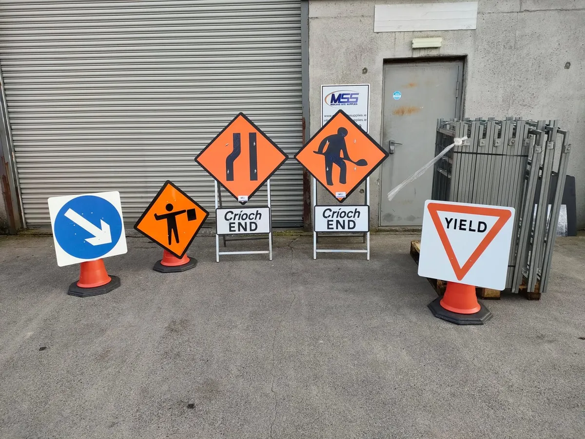 Cone signs  barrier 1 - Image 3