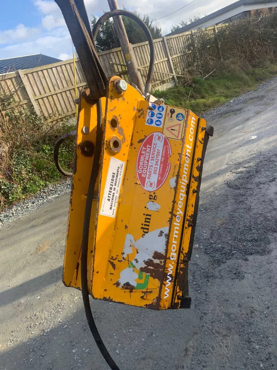 Mulcher for 1.7t ot 2.6 ton excavator - Image 3