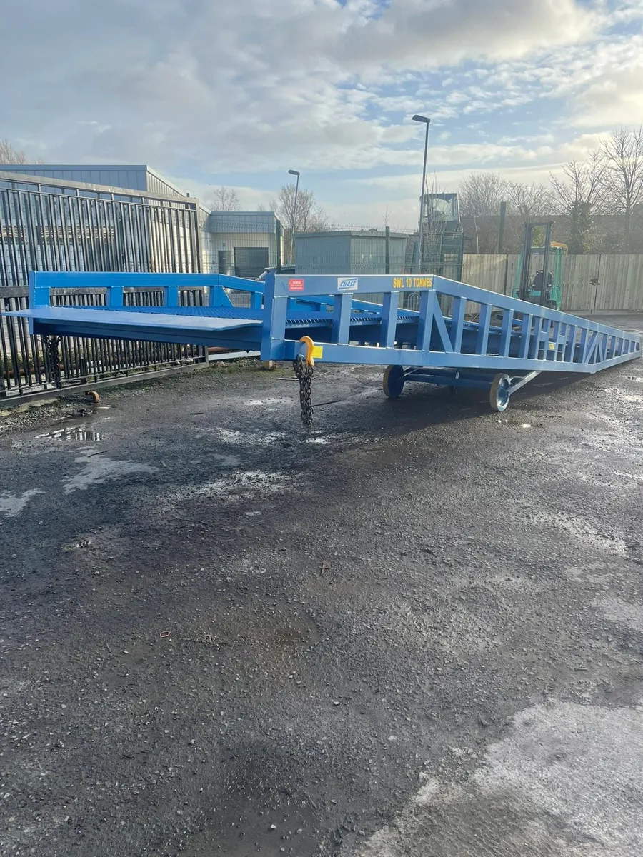 Forklift container mobile loading ramp - Image 4