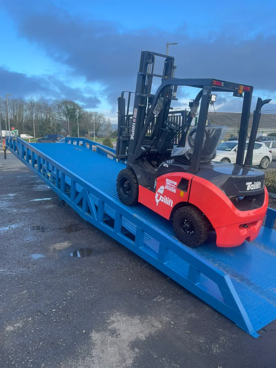 Forklift container mobile loading ramp - Image 2