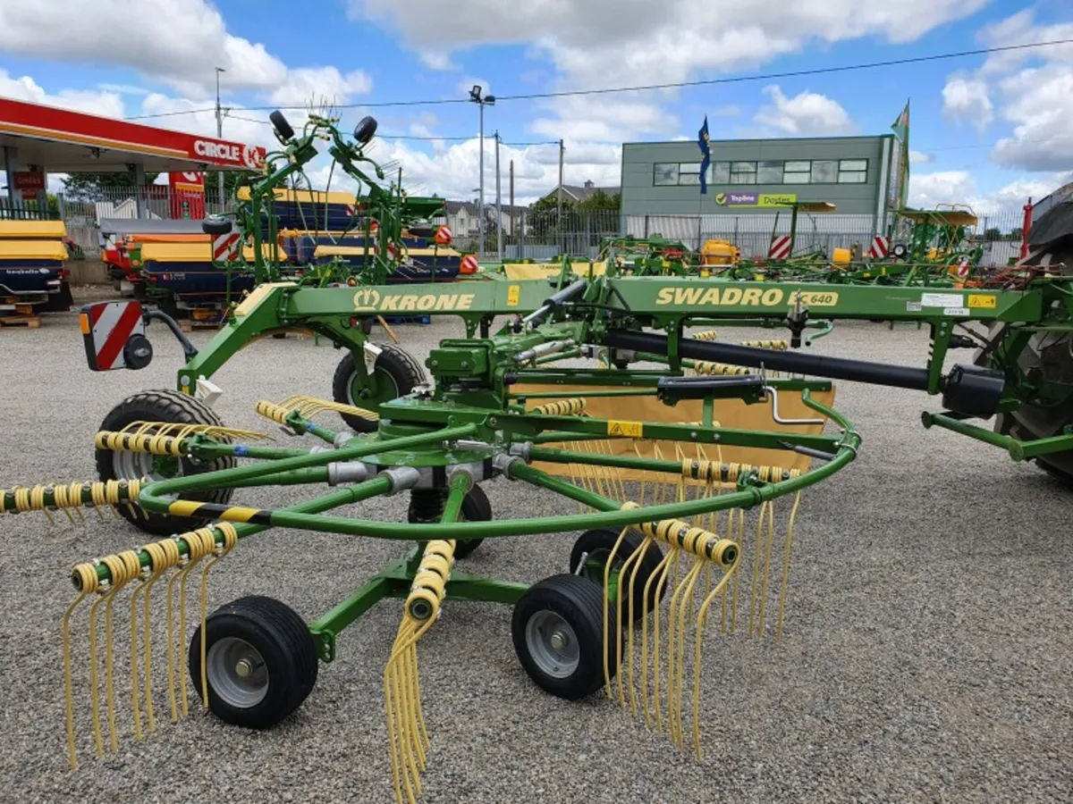 New Krone TC 640 Trailed Silage Rake - Image 3