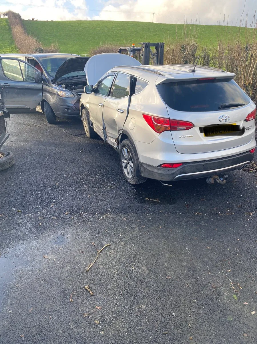 For breaking Hyundai Santa Fe - Image 4