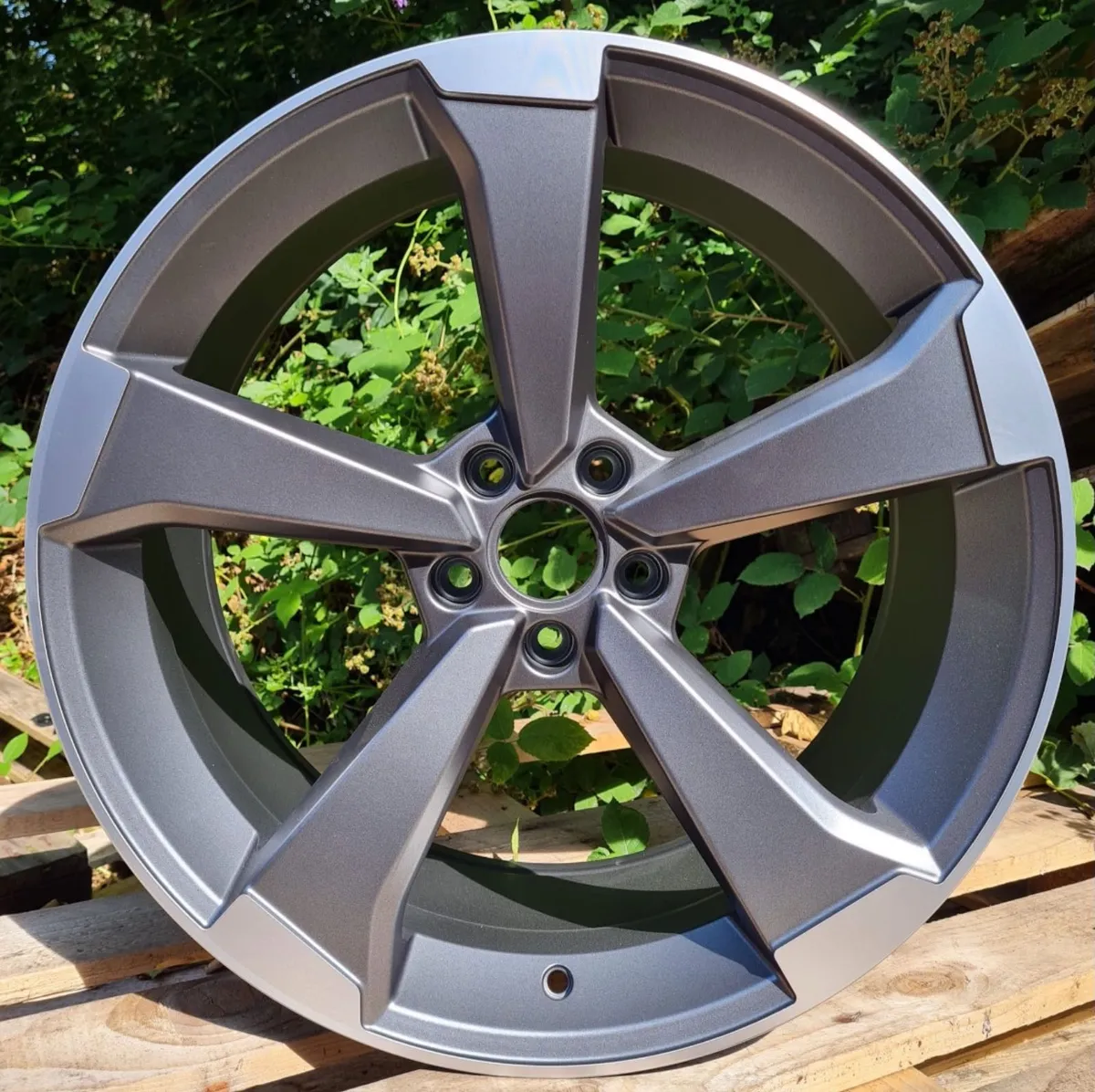 18” 5x112 ttrs grey & Tyres