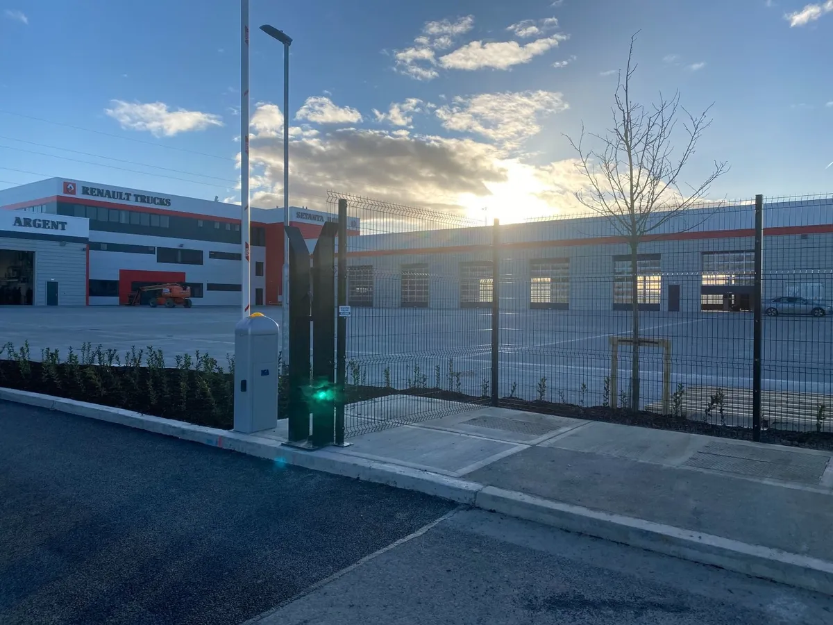 MESH FENCING - Image 3