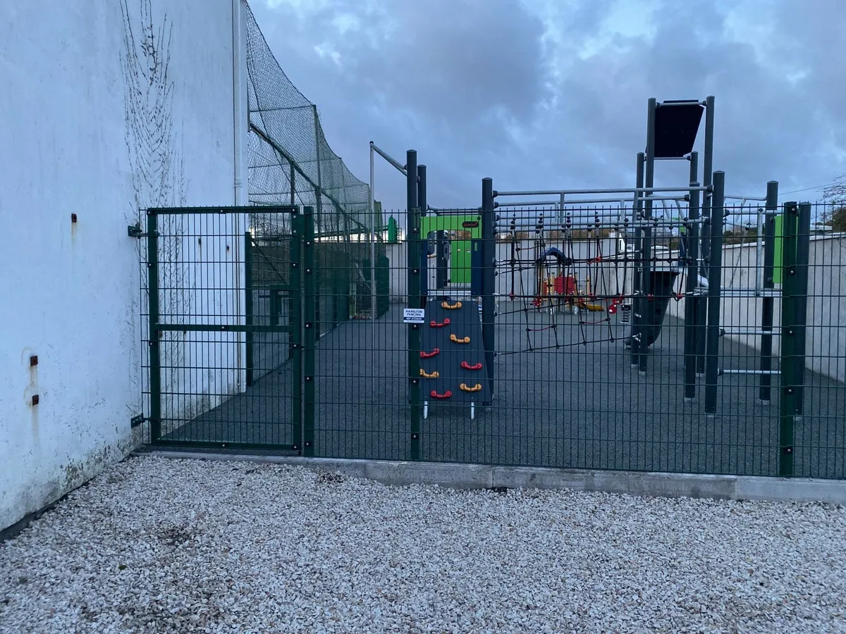 MESH FENCING - Image 4