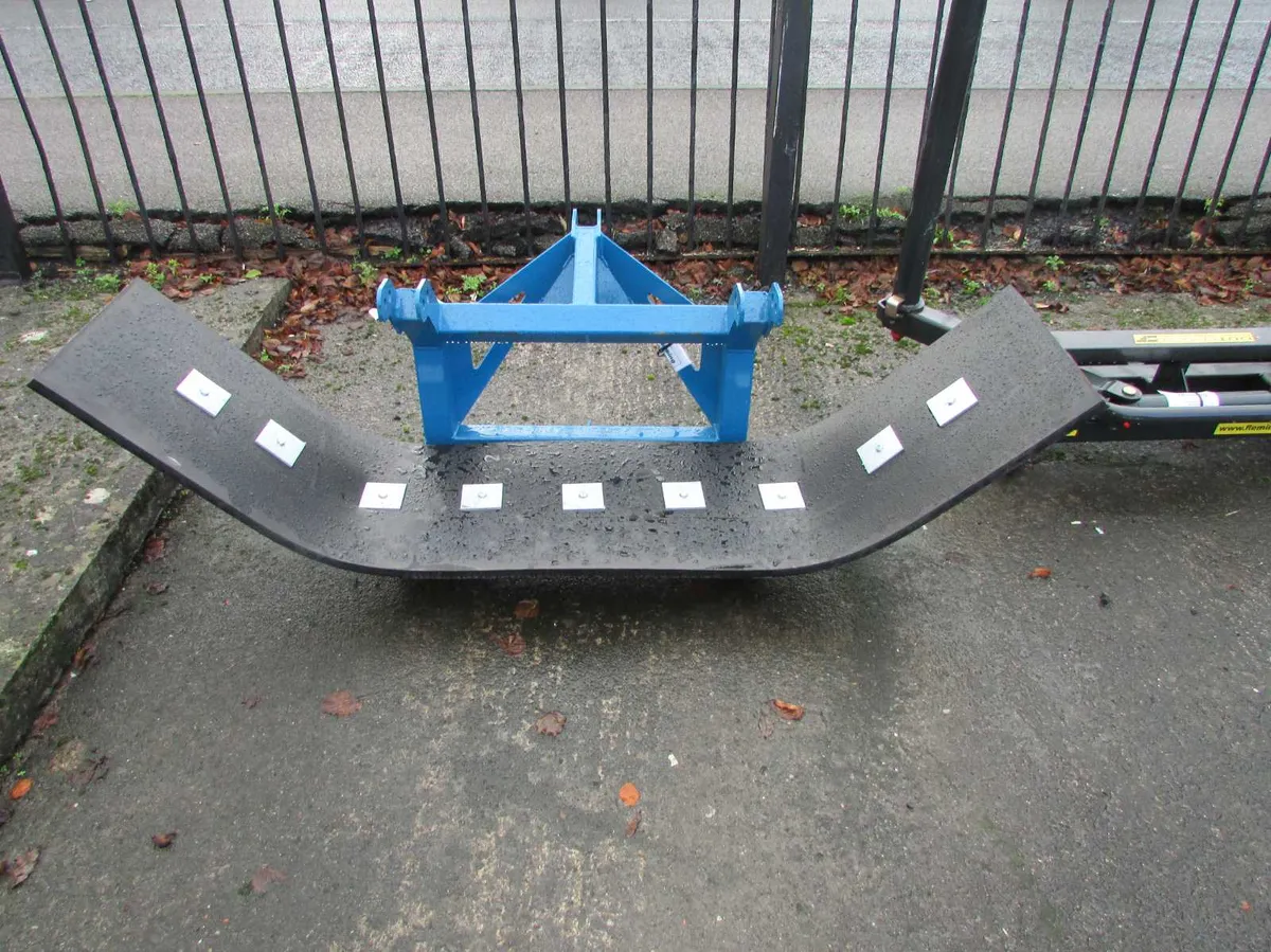 YARD SCRAPERS FOR SALE - Image 1