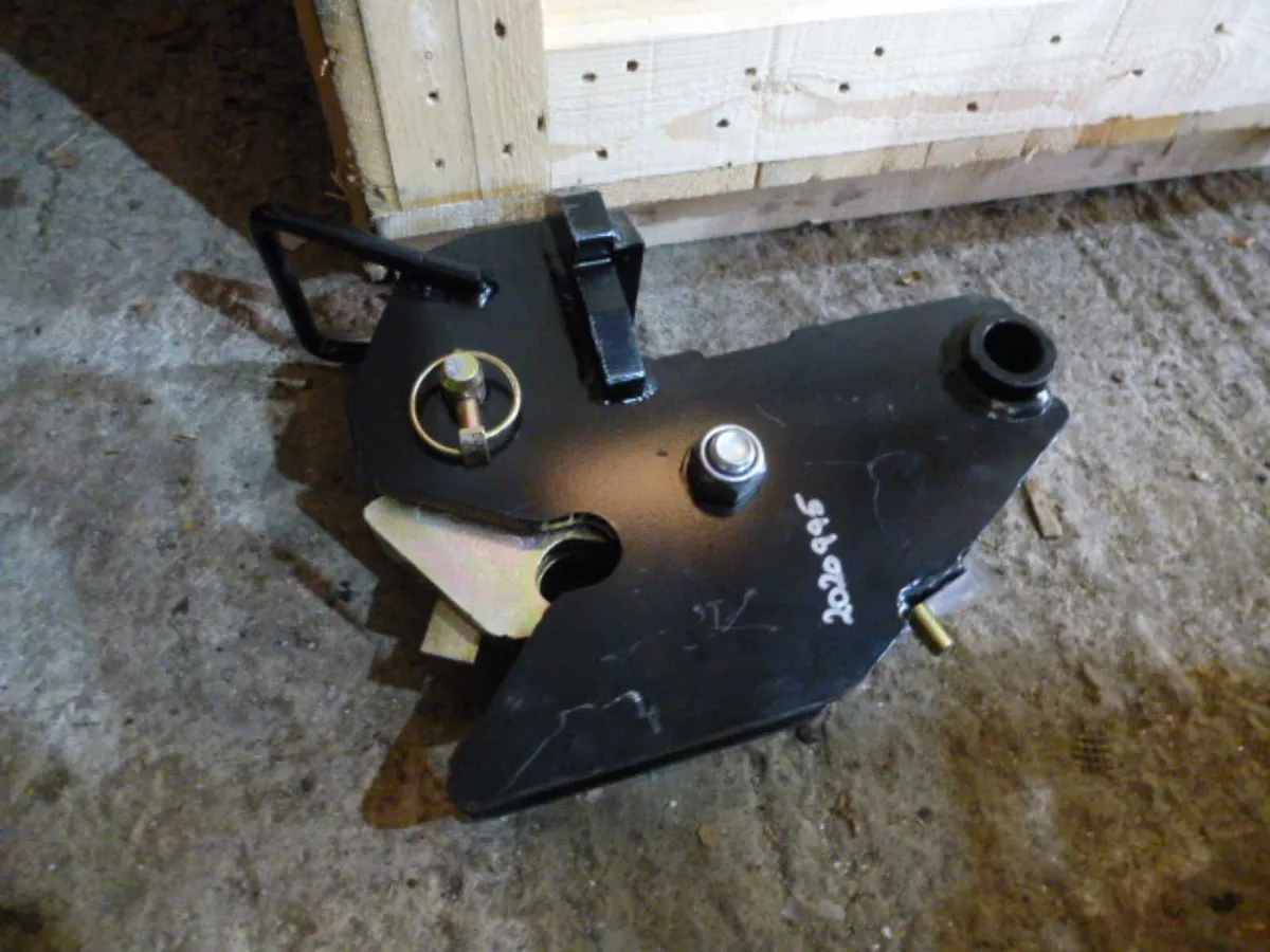 Large selection of McConnel H/cutter axle brackets - Image 2