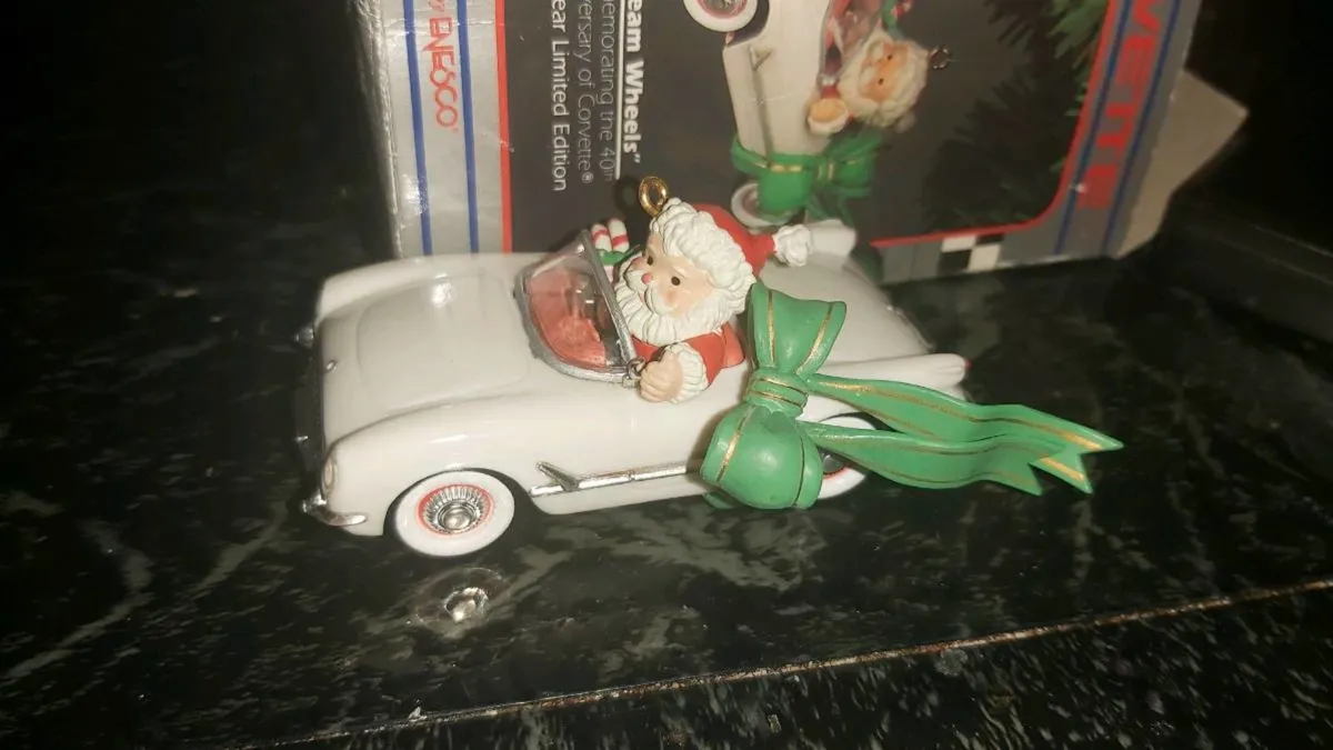Rare special edition Corvette with Santa - Image 3