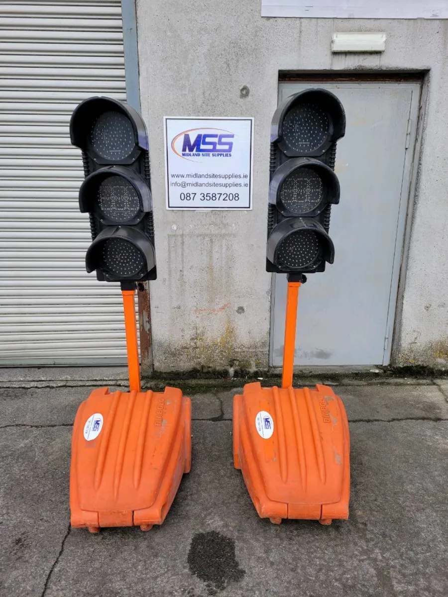 Cat 4 new and used - Image 2