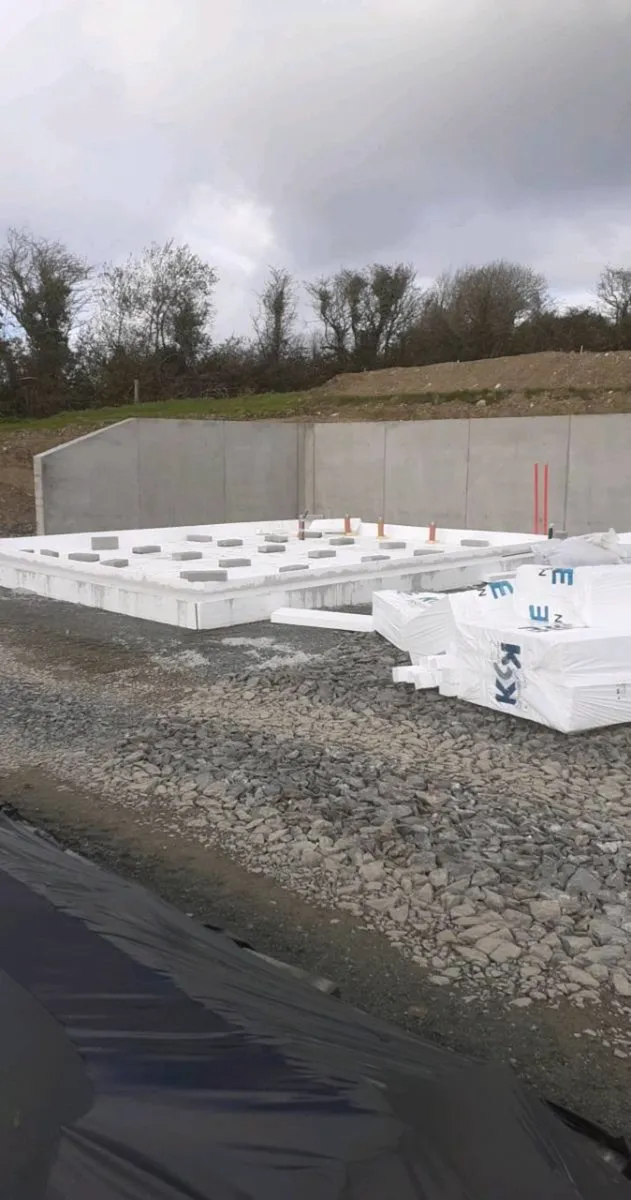 Shuttering concreting digger hire shed walls - Image 4