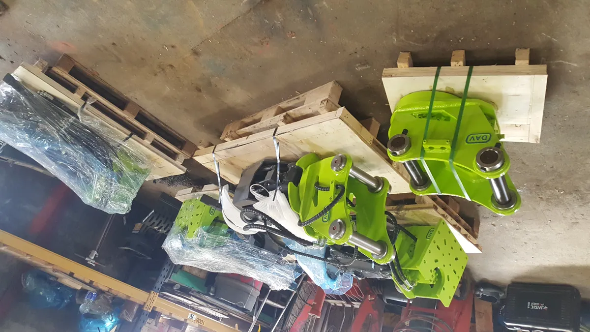 Digger grabs, buckets & all attachments - Image 4