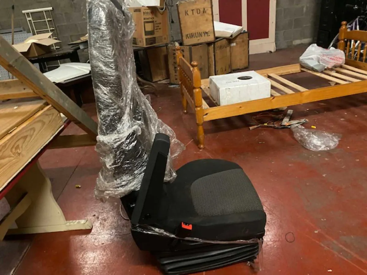 Passenger Truck Seat - Image 2