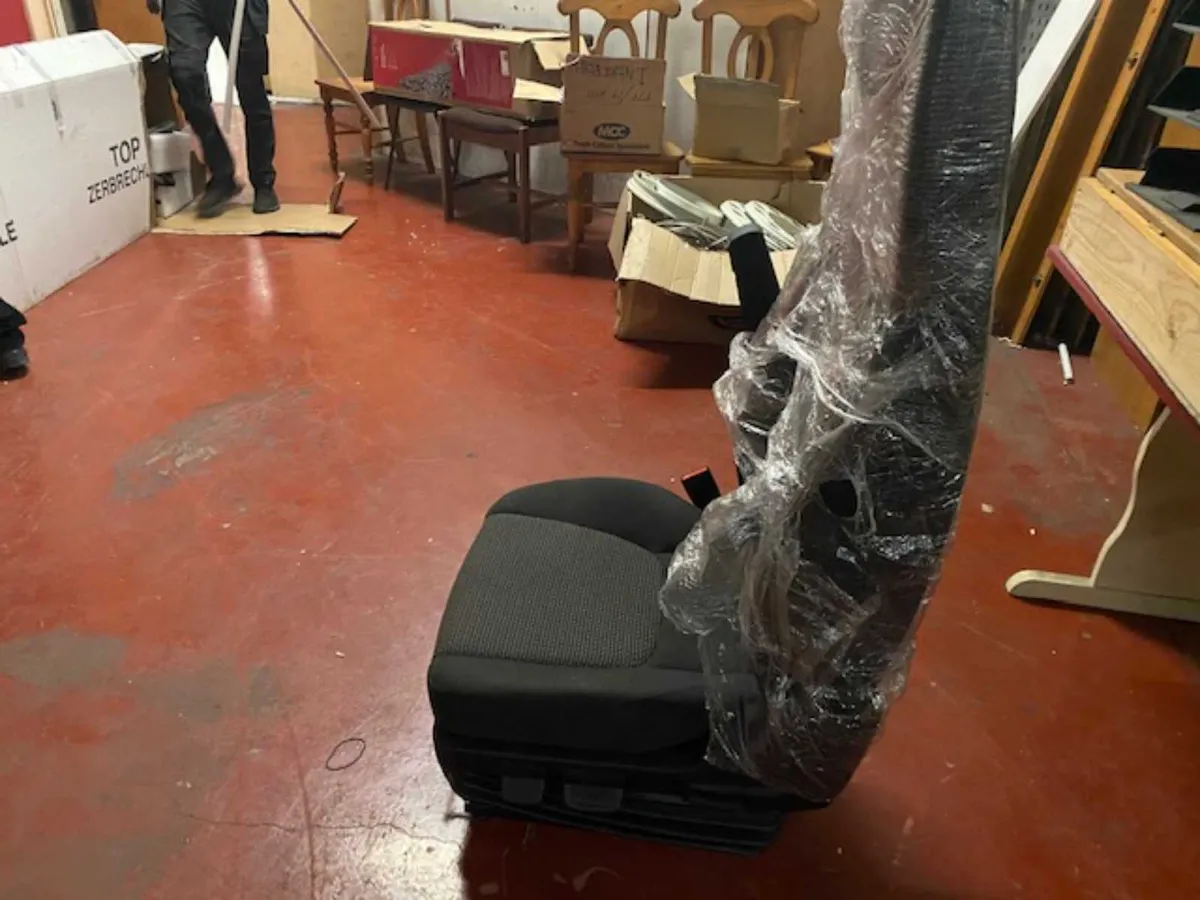 Passenger Truck Seat - Image 3