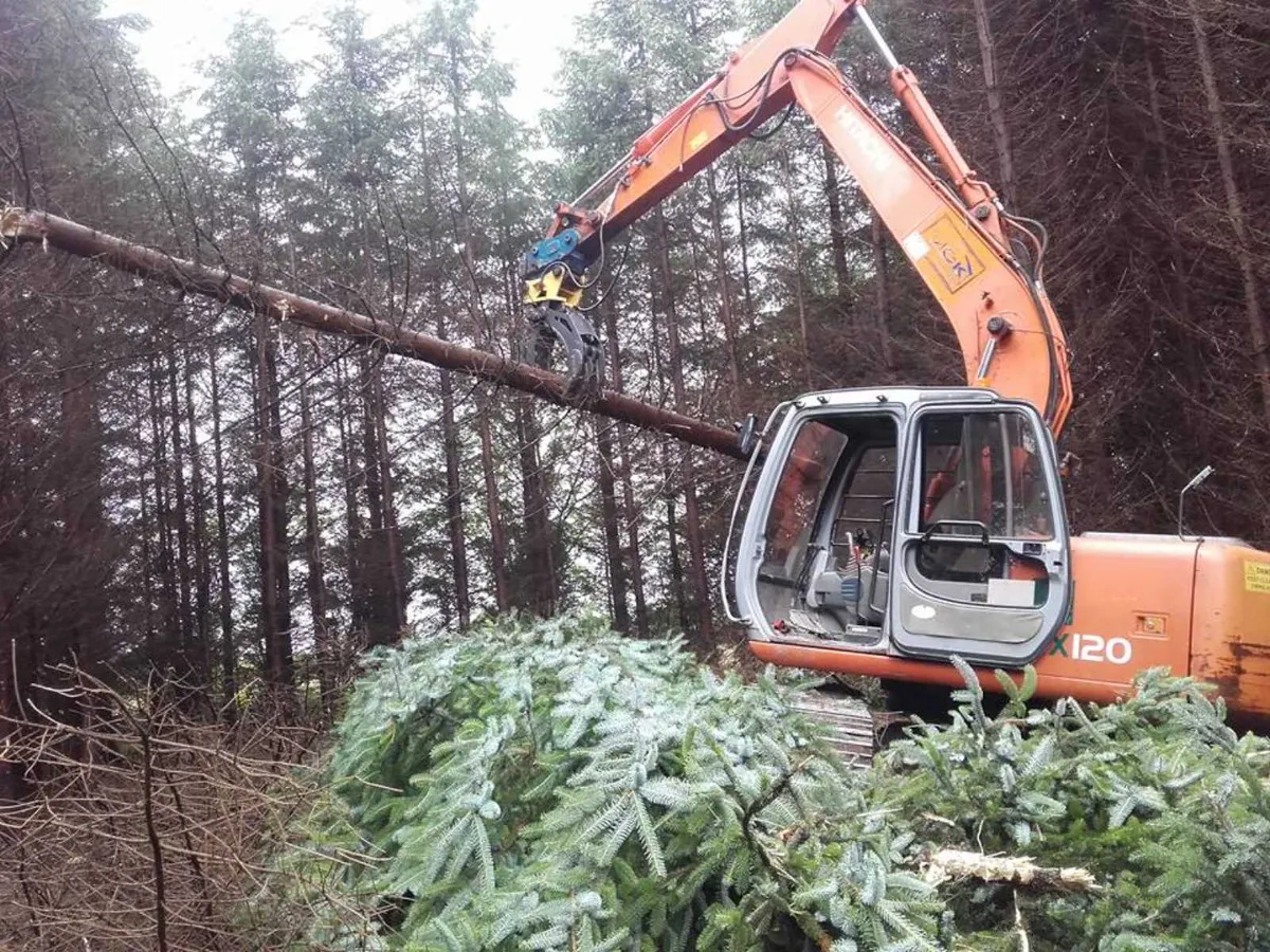 All your digger attachments one location!! - Image 3