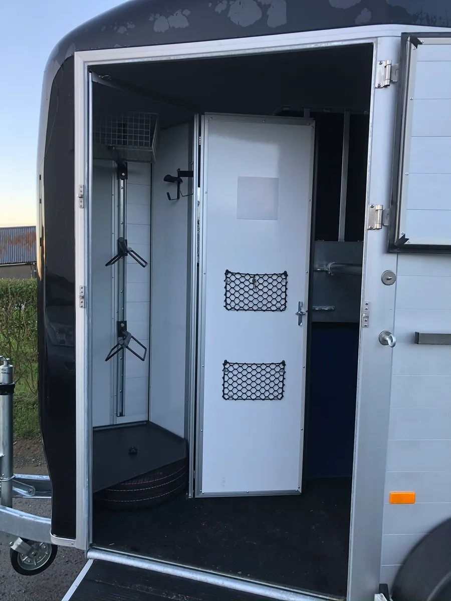 Cheval horseboxes IN STOCK - Image 3