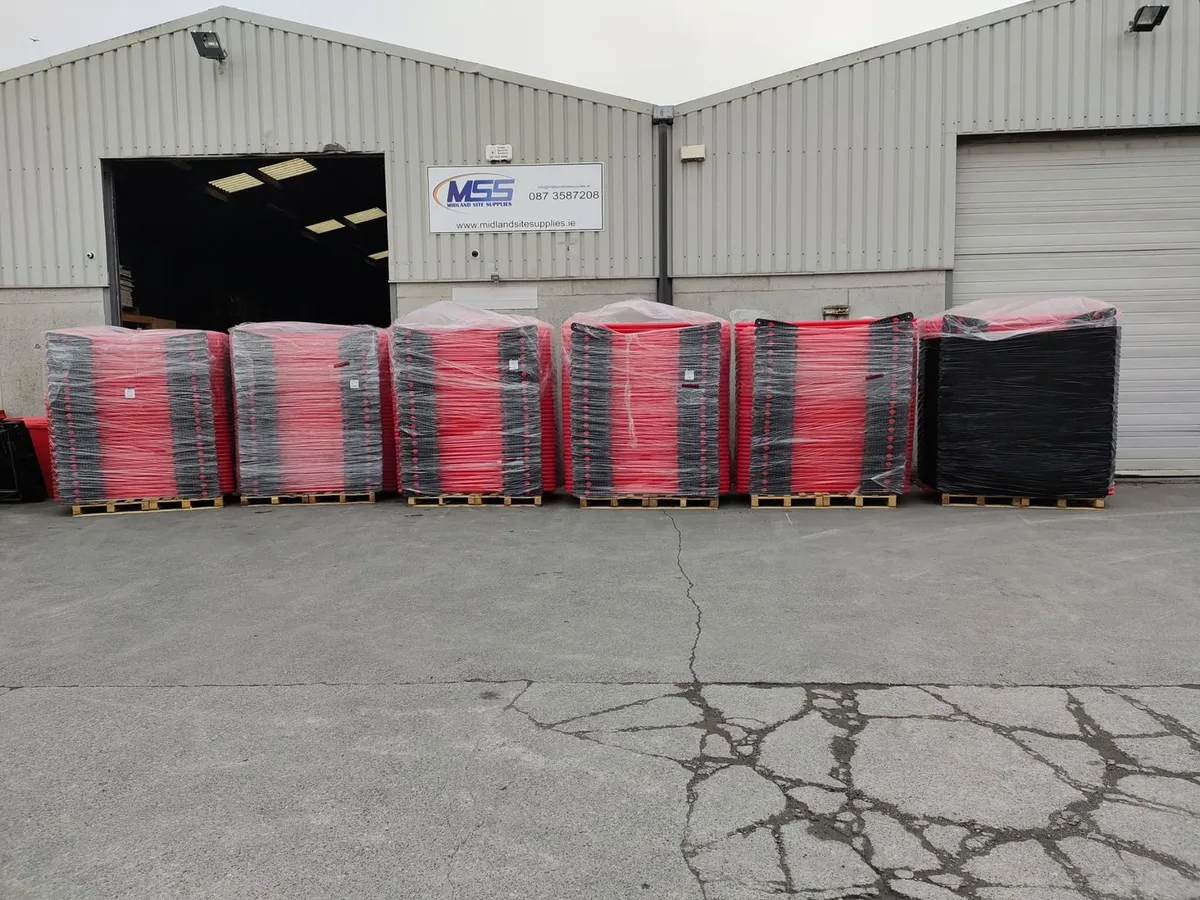 Barrier cones at midland site supplies - Image 2