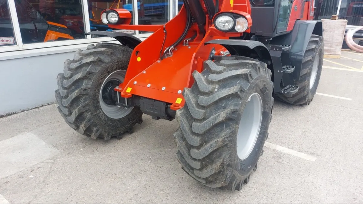 Schaffer 8620 Loader Silver Edition IN STOCK - Image 4