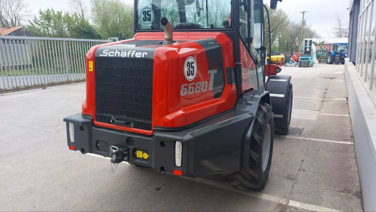 Schaffer 6680 Loader IN STOCK - Image 2