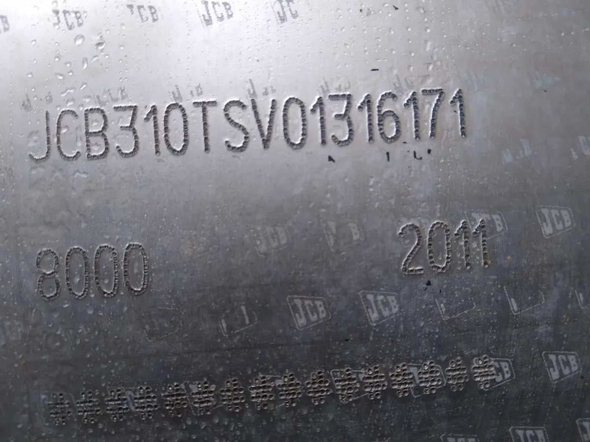 JCB 310 - Image 2