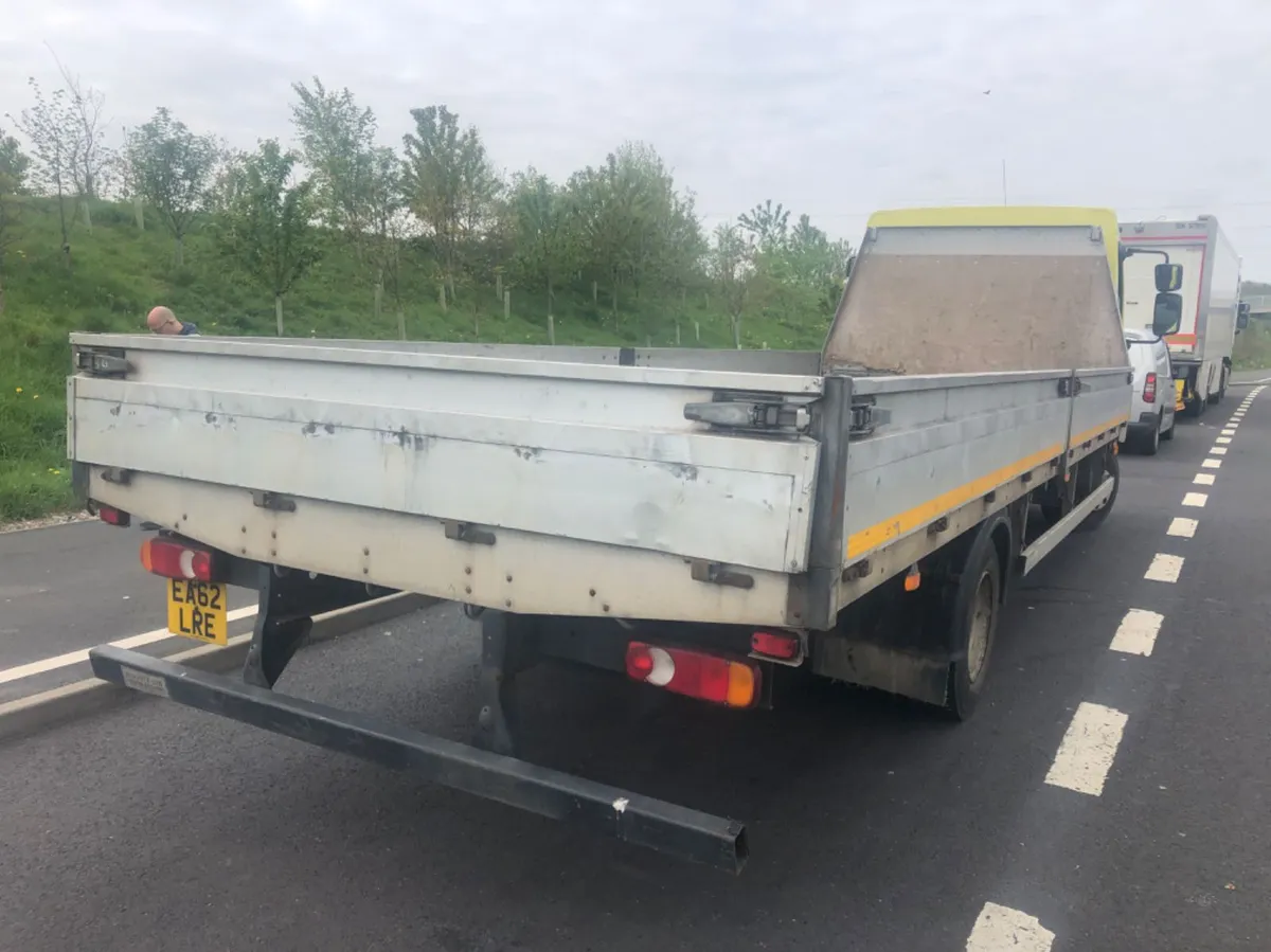 24F  aluminium drops come of 12TON Daf - Image 1