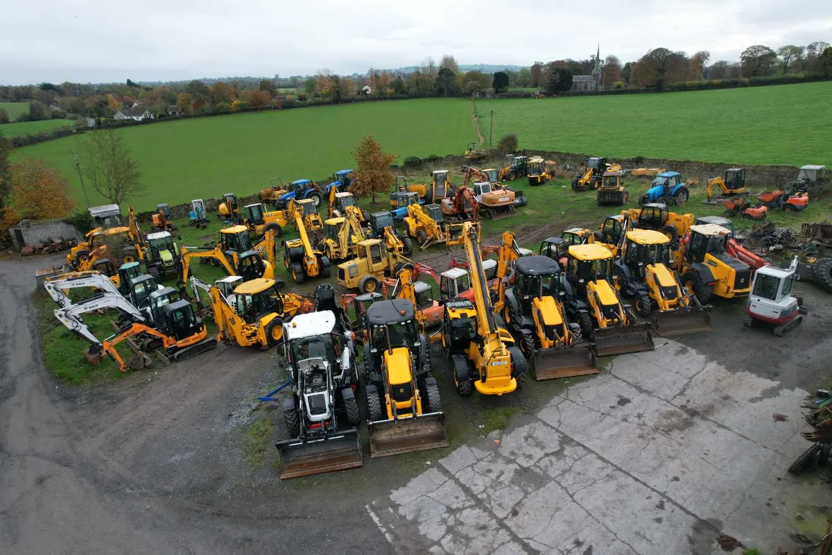 We buy all diggers - Image 1