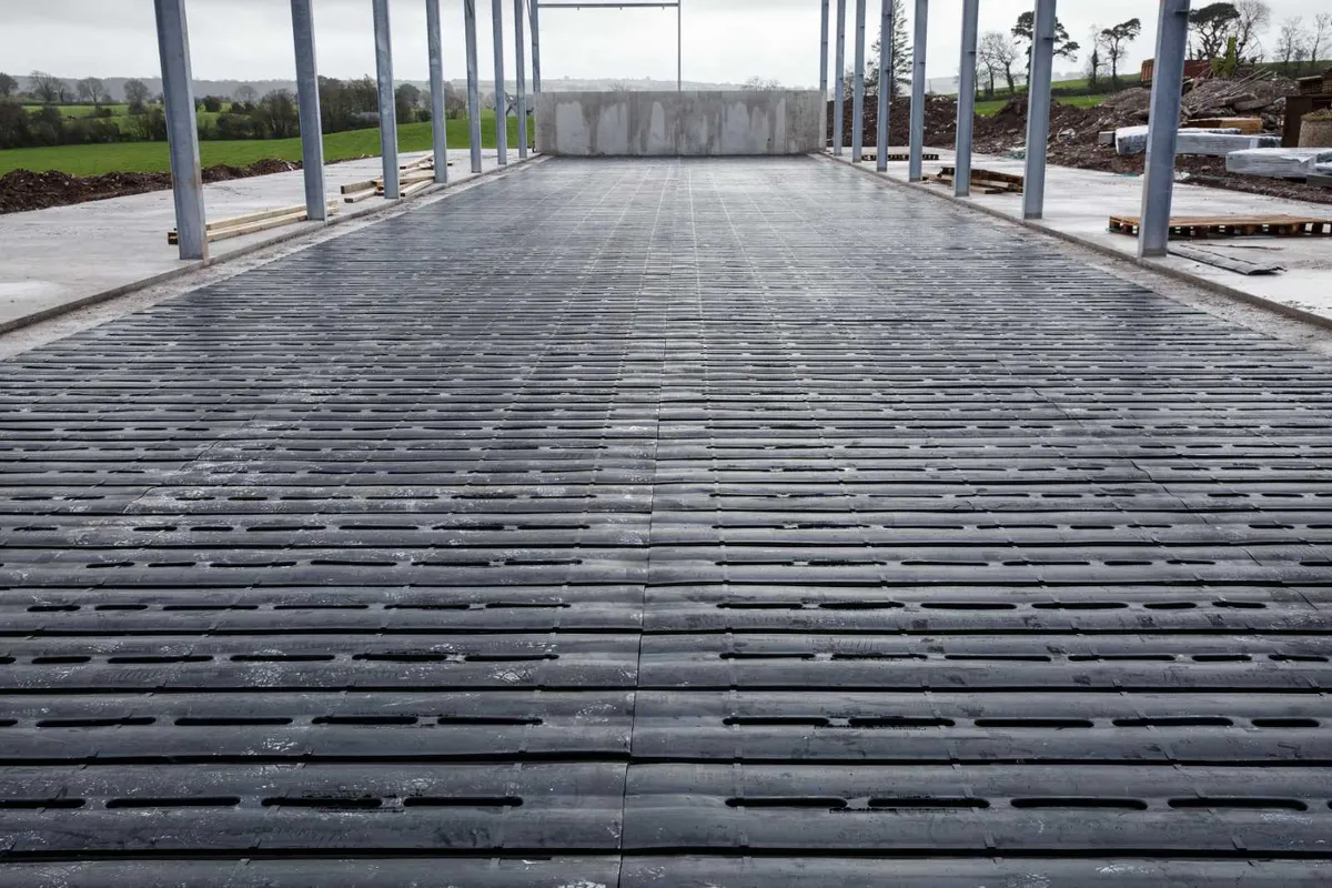 SDR Smooth Rubber Slat Mats - Image 3