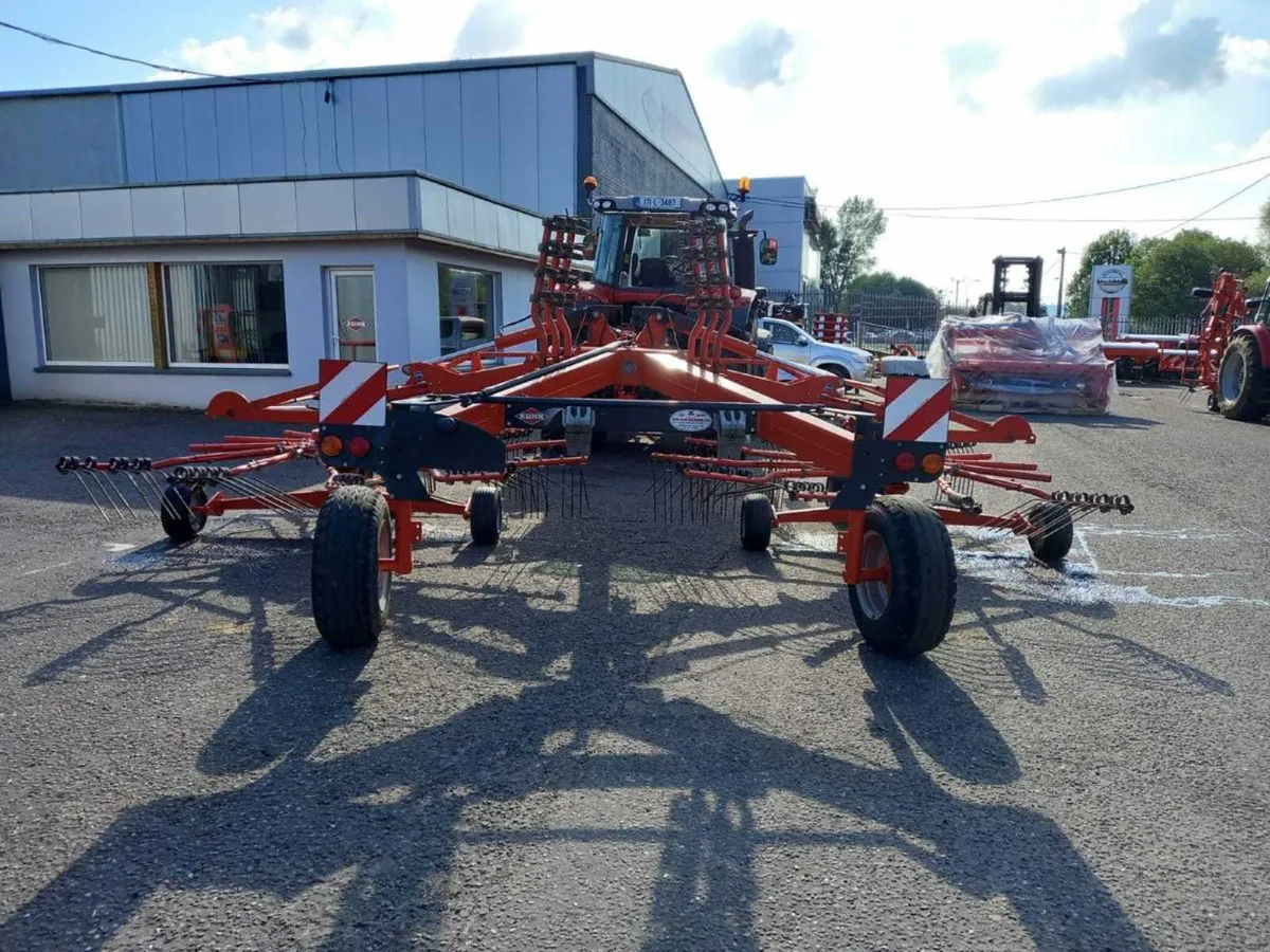 KUHN 8121 Rake - Image 3