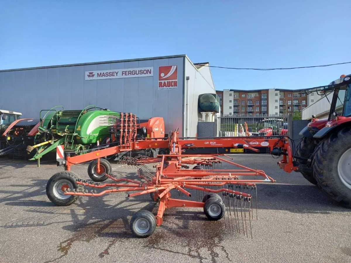 KUHN 8121 Rake - Image 2