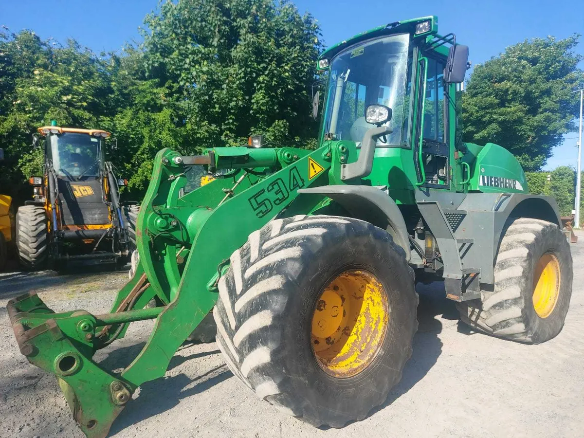 Liebherr 534 loading shovel - Image 1