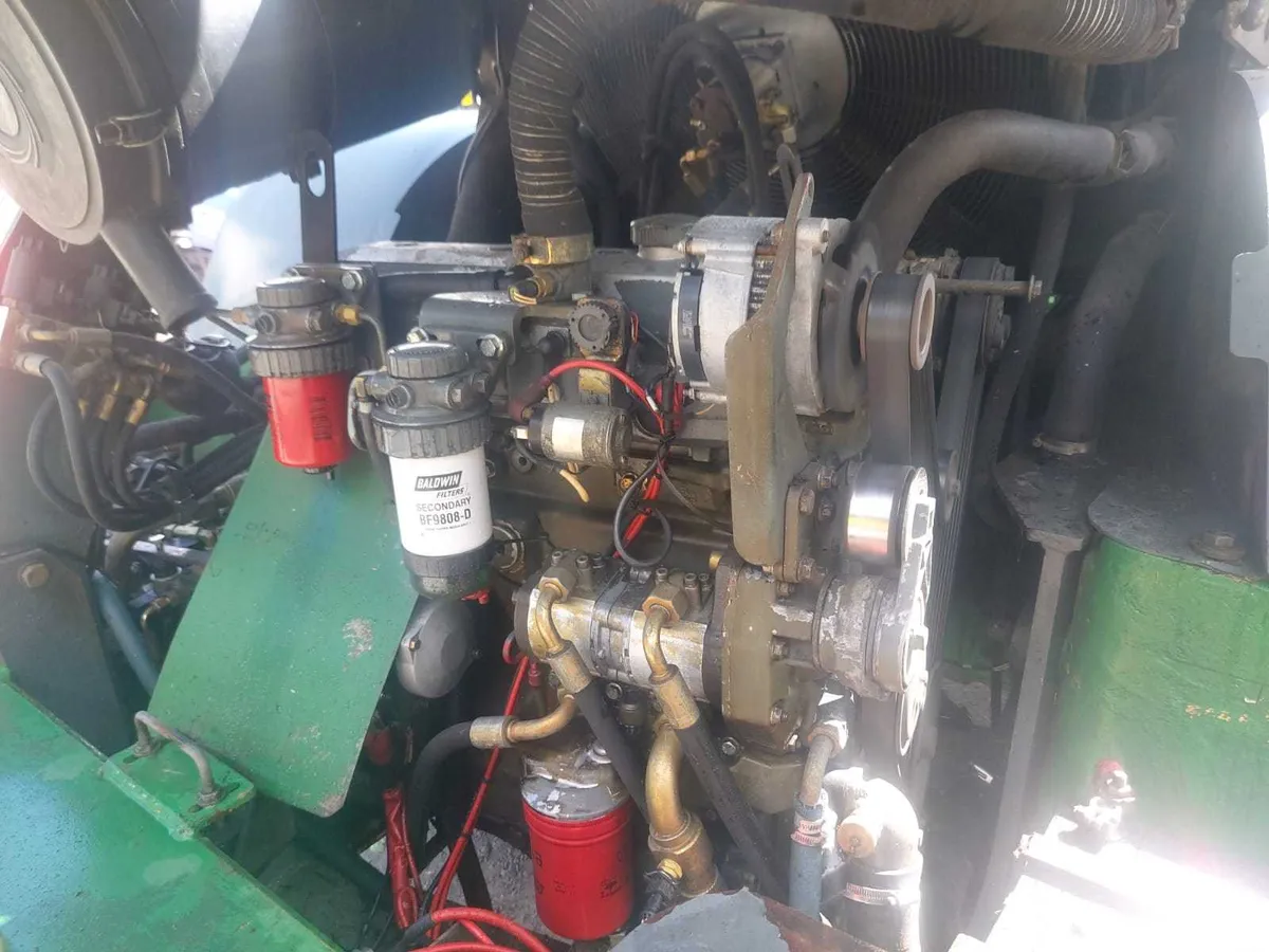 Liebherr 534 loading shovel - Image 2