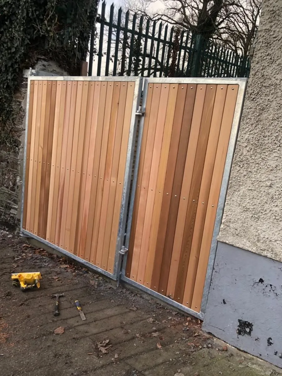 Entrance gates - Image 3