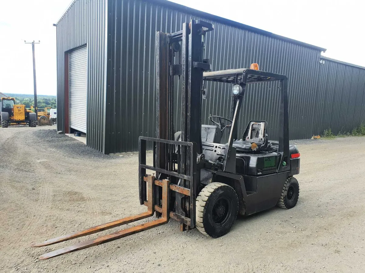 Heli 2.5 ton diesel forklift - Image 4